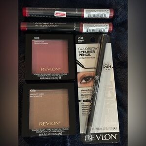 Revlon ColorStay Eyeliner and Blush Set  ***38***  Lip Color 010 Air Kiss Divin